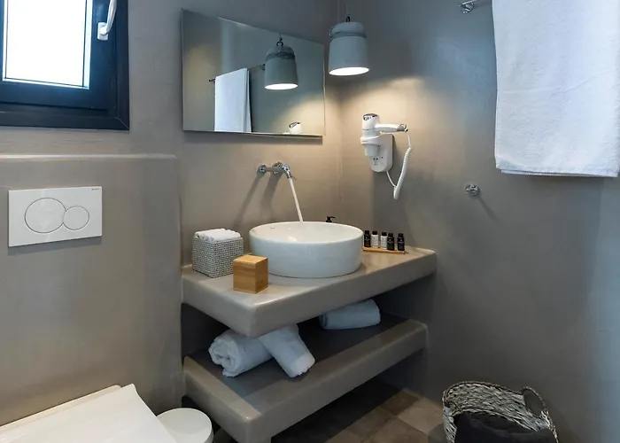 Aelia Adamantas (Milos)